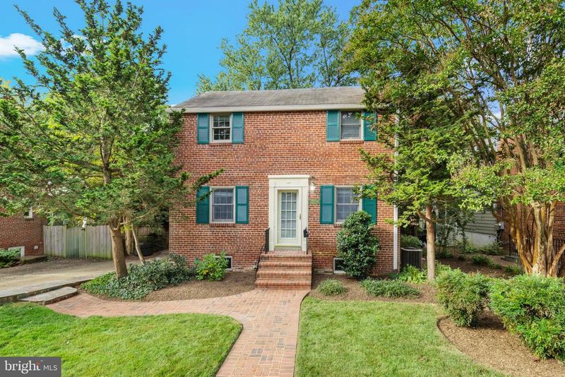 2104 N Jefferson St, Arlington, VA 22205