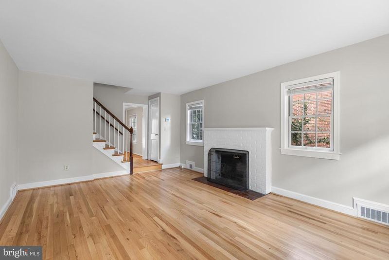 2104 N Jefferson St, Arlington, VA 22205