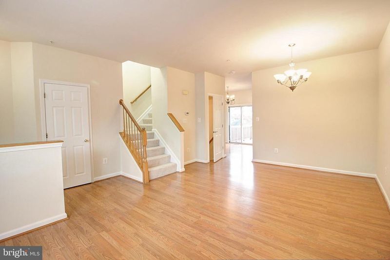 7127 Ladd Cir, Frederick, MD 21703