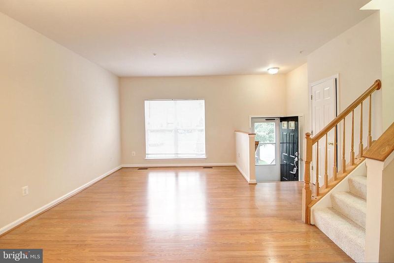 7127 Ladd Cir, Frederick, MD 21703
