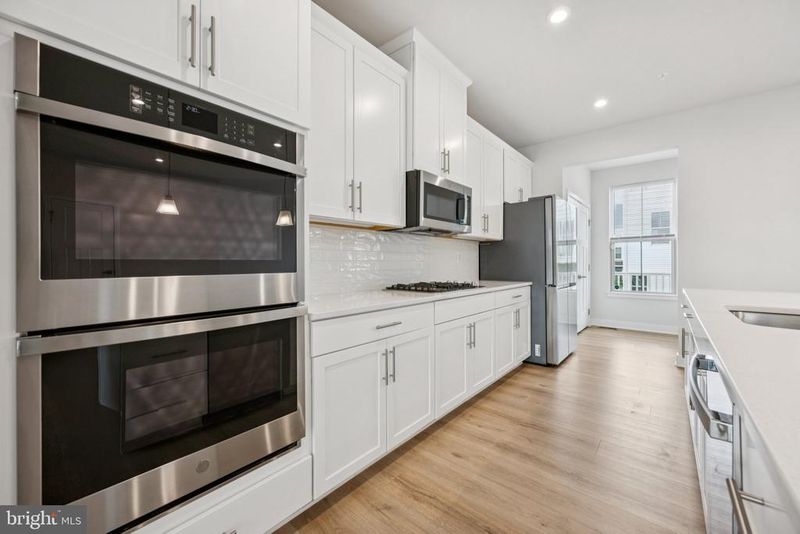6120 Aster View Ln, Frederick, MD 21703