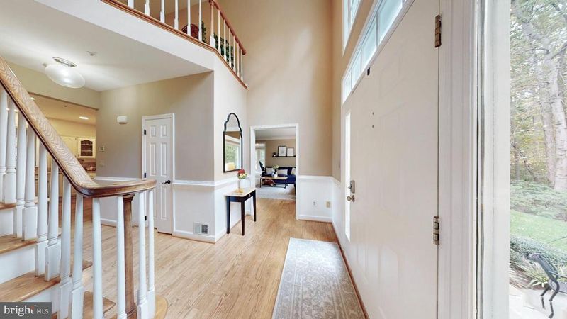 126 Lake Dr, Sterling, VA 20164