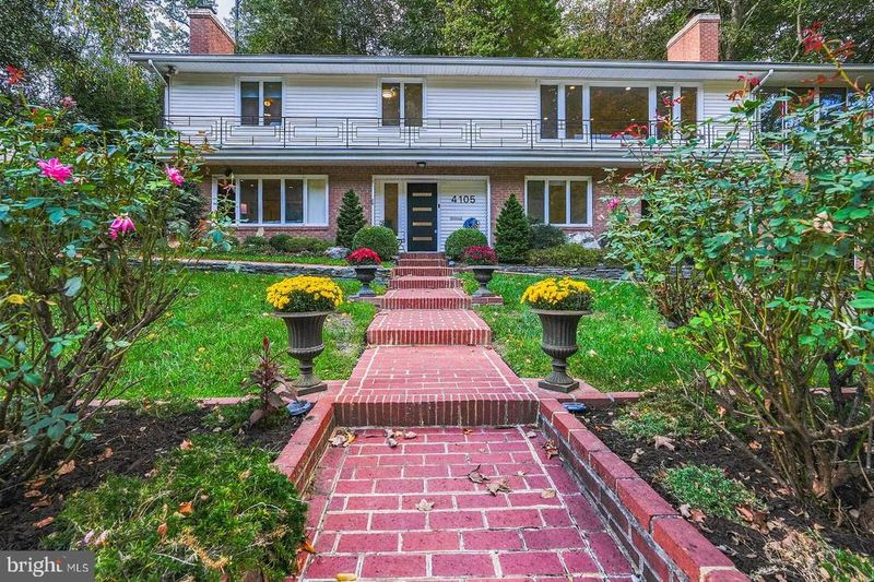 4105 27th St N, Arlington, VA 22207