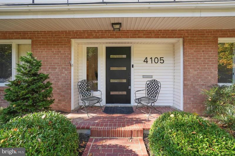 4105 27th St N, Arlington, VA 22207