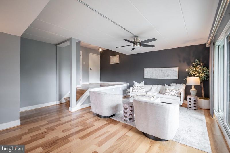 110 Roberts Ln #301, Alexandria, VA 22314