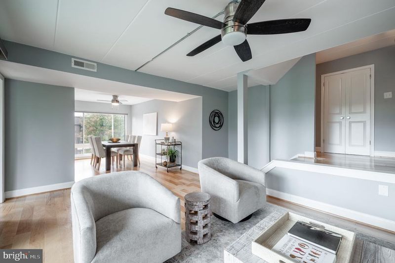 110 Roberts Ln #301, Alexandria, VA 22314