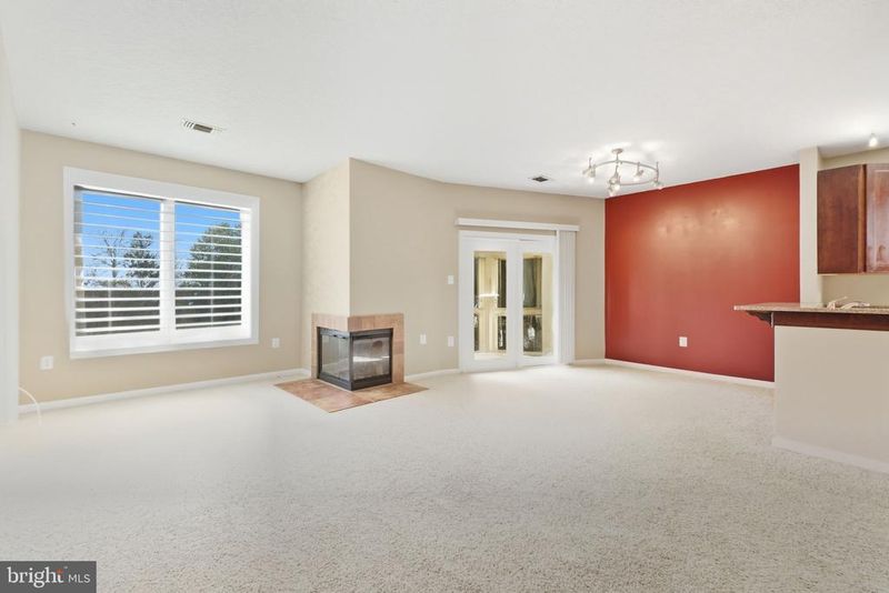 271 S Pickett St #201, Alexandria, VA 22304