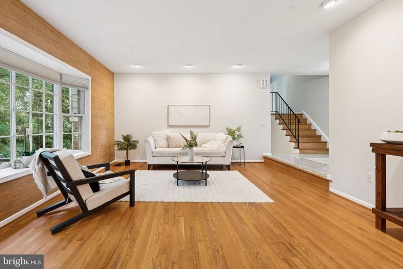 10600 Vennard Pl, Fairfax, VA 22032