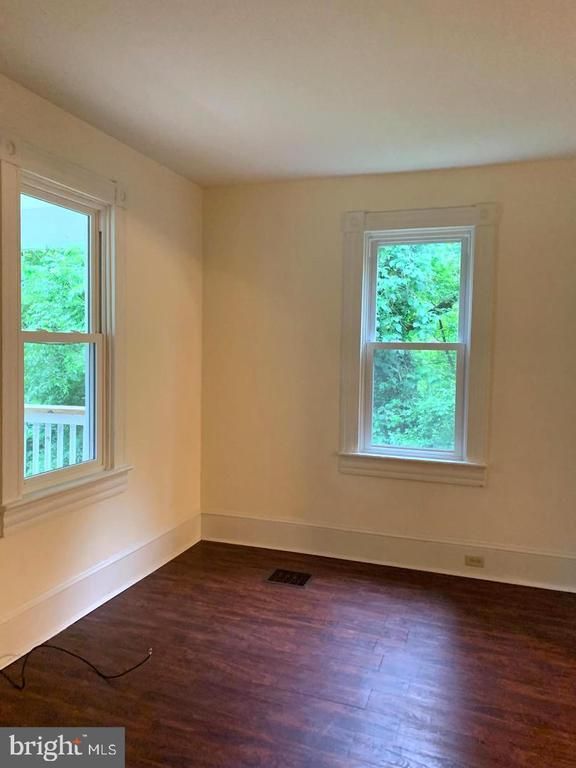 729 E D St, Brunswick, MD 21716