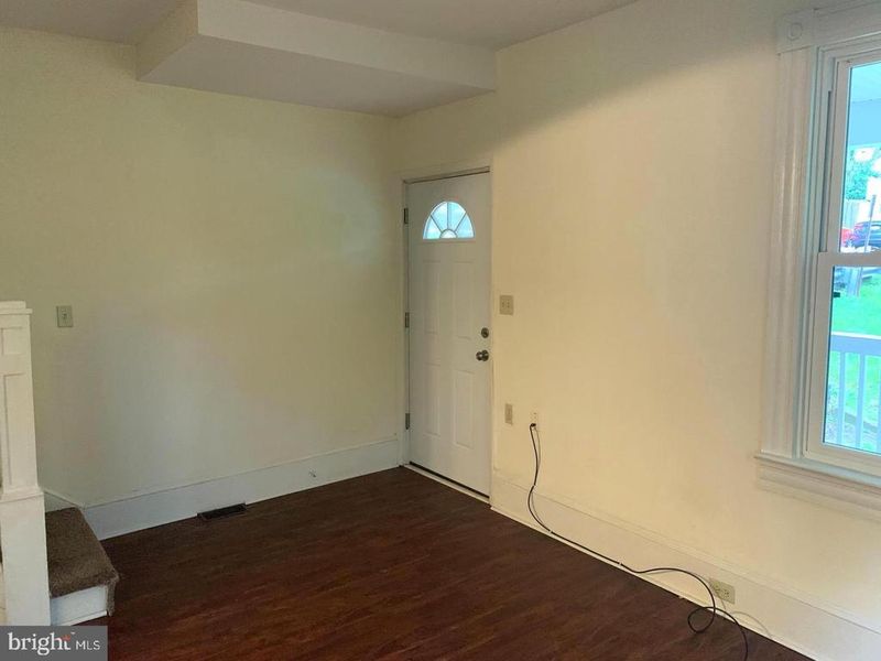 729 E D St, Brunswick, MD 21716
