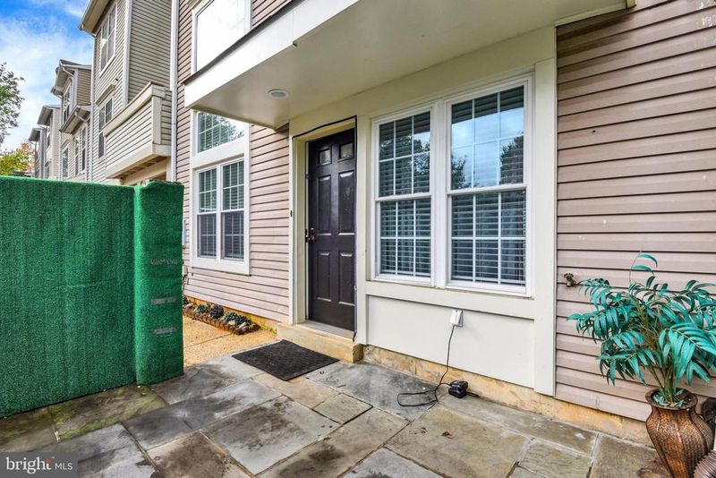 8812 Sturbridge Pl, Montgomery Village, MD 20886