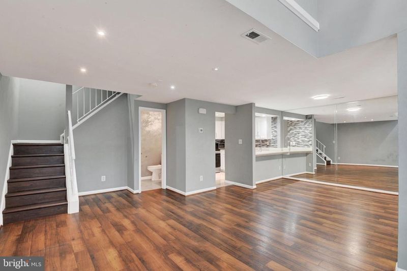 8812 Sturbridge Pl, Montgomery Village, MD 20886