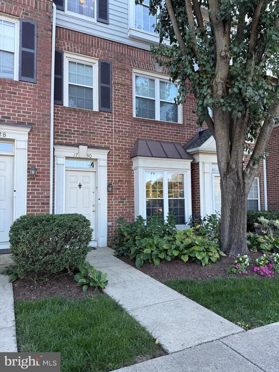 1730 Osage St, Alexandria, VA 22302