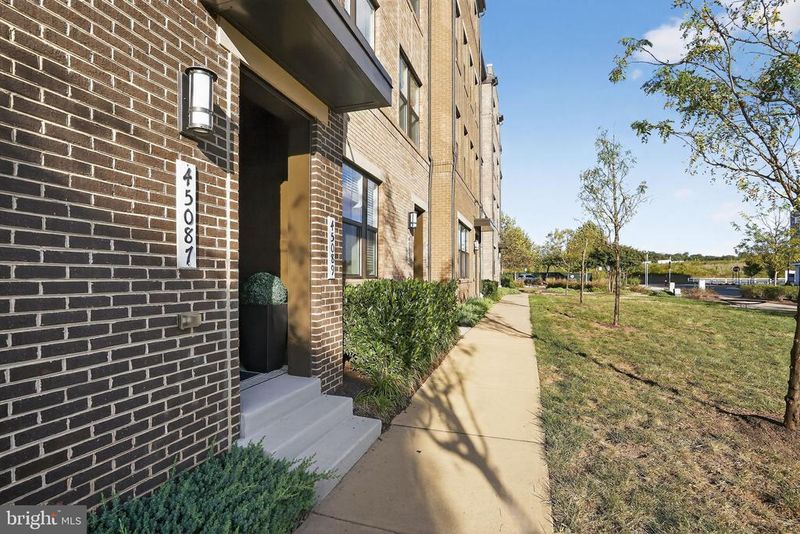 45087 Cappamore Ter, Sterling, VA 20166