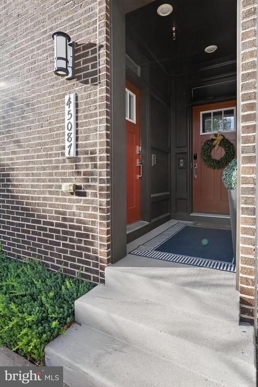 45087 Cappamore Ter, Sterling, VA 20166