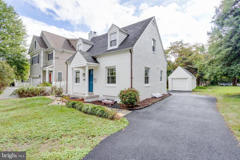 3404 8th St S, Arlington, VA 22204