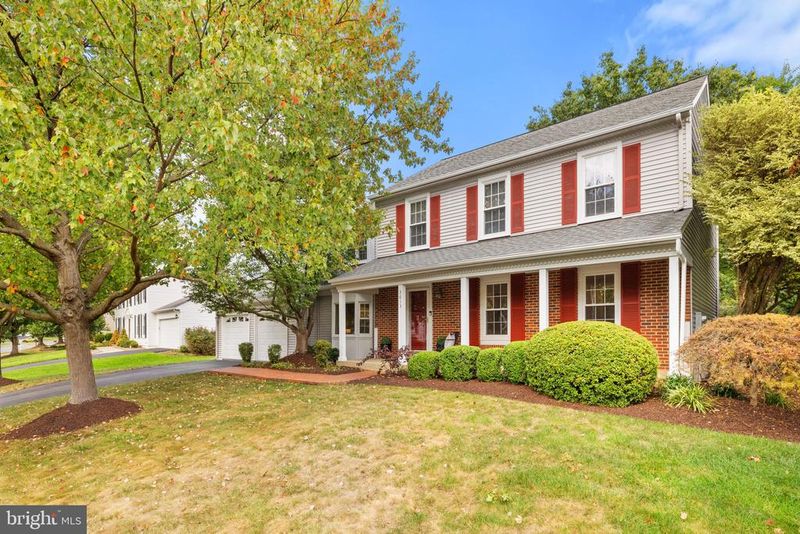3613 Great Laurel Ln, Fairfax, VA 22033