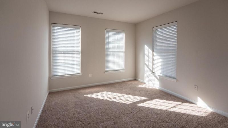 14716 Corner Post Pl, Haymarket, VA 20169