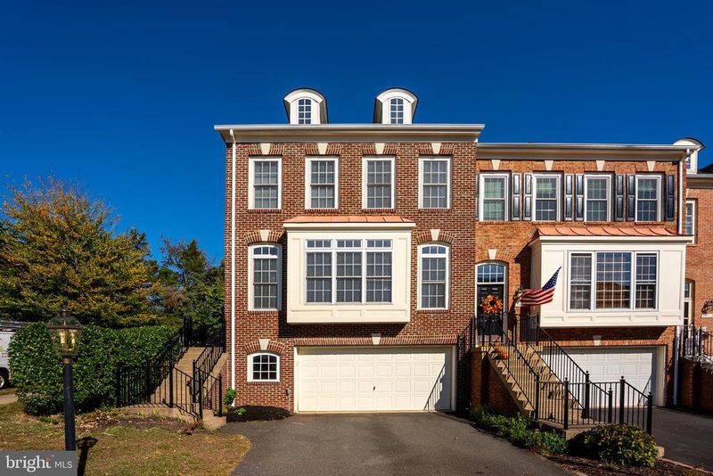 14716 Corner Post Pl, Haymarket, VA 20169