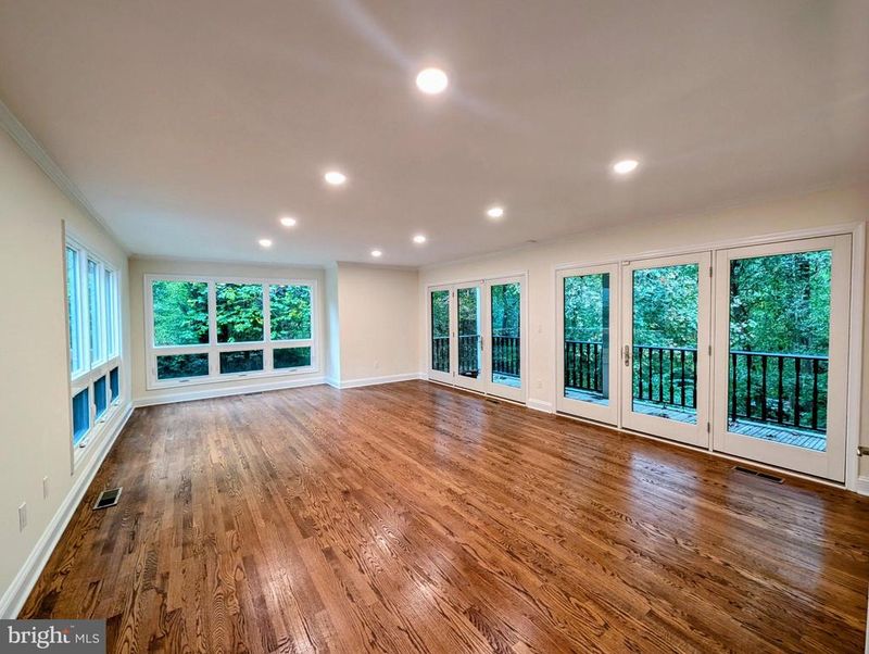 15 E Nap Ln, Annapolis, MD 21409