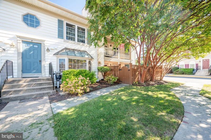 6052 Essex House Sq #6052A, Alexandria, VA 22310
