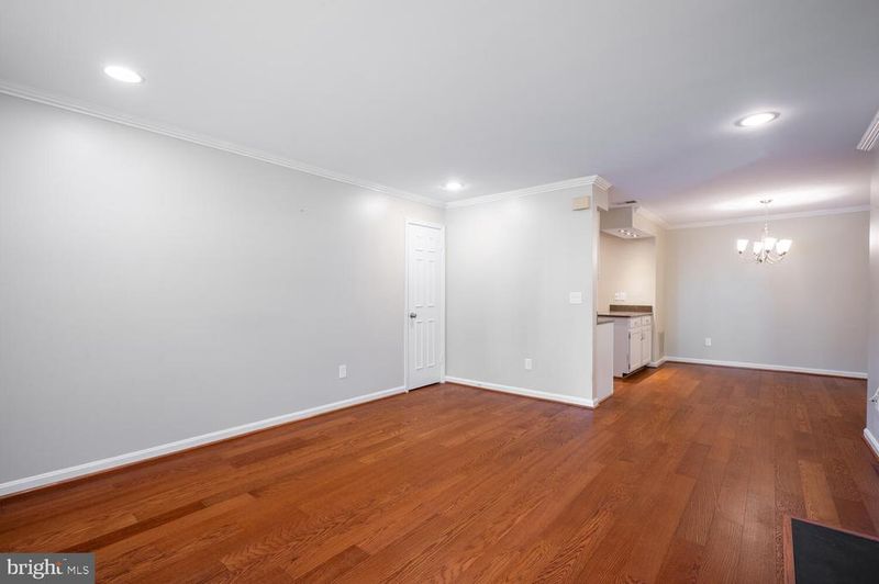 6052 Essex House Sq #6052A, Alexandria, VA 22310