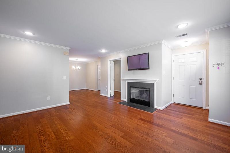 6052 Essex House Sq #6052A, Alexandria, VA 22310
