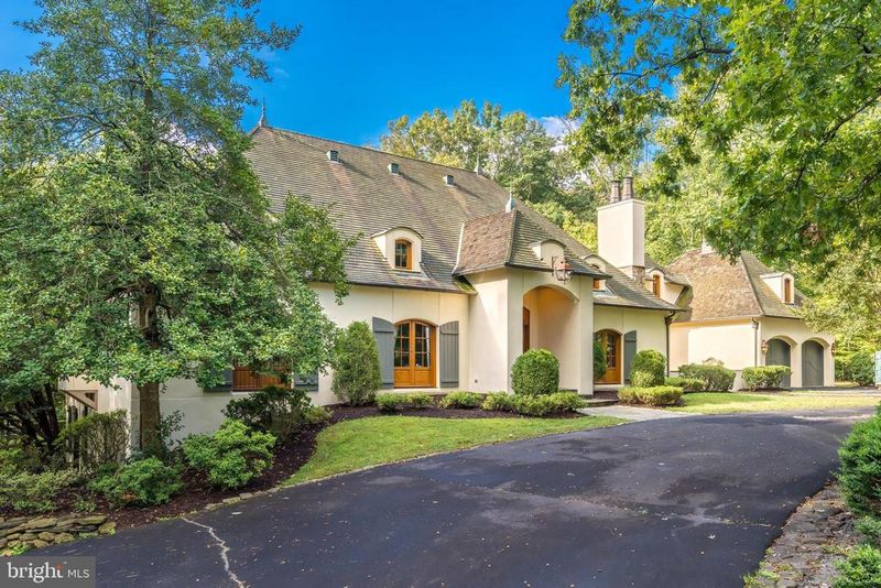 11101 Corobon Ln, Great Falls, VA 22066