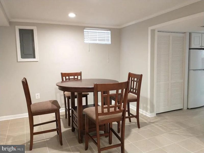 9707 E Light Dr, Silver Spring, MD 20903