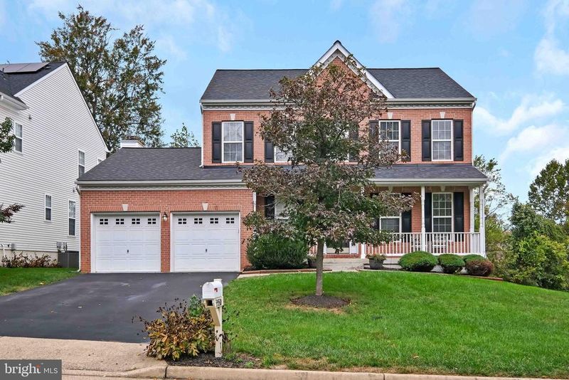 35530 Sarasota St, Round Hill, VA 20141
