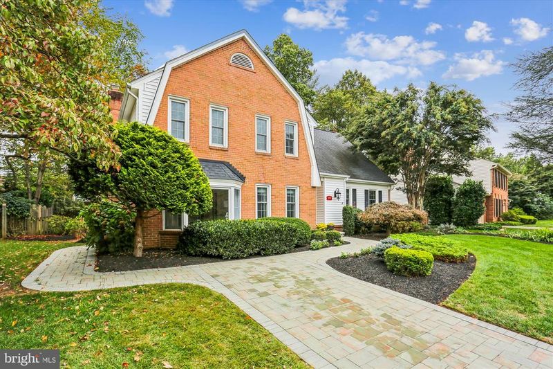 11701 Hitching Post Ln, North Bethesda, MD 20852