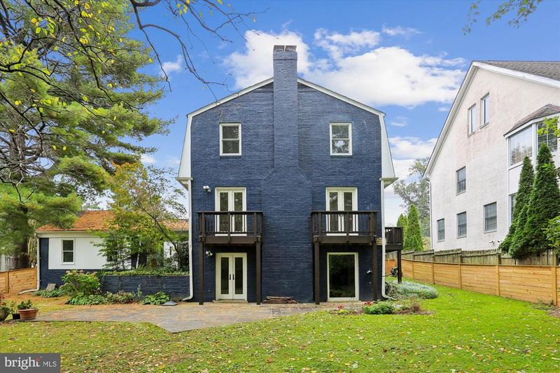 5638 Bradley Blvd, Bethesda, MD 20814