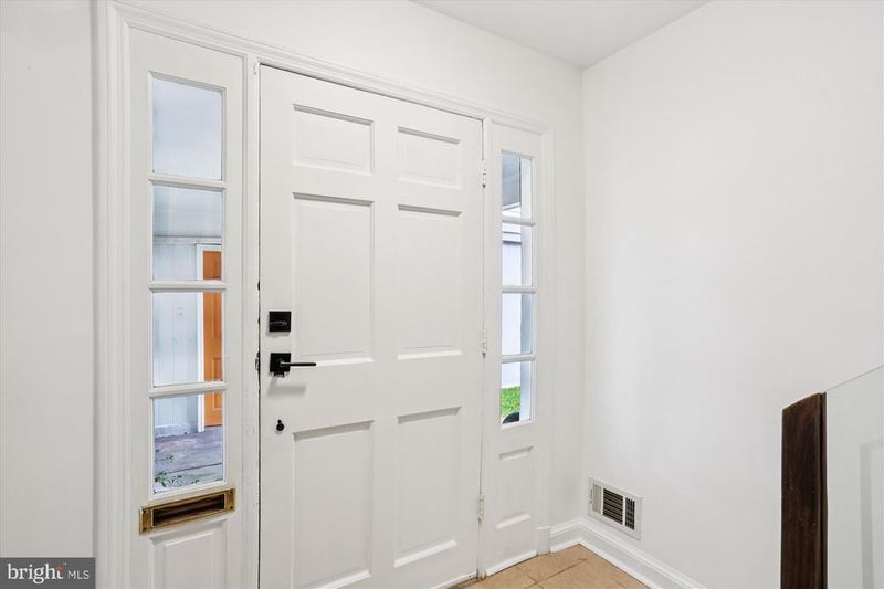 5638 Bradley Blvd, Bethesda, MD 20814