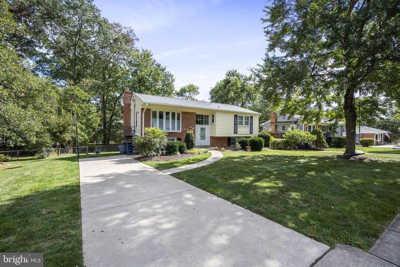 2415 Jackson Pw, Vienna, VA 22180