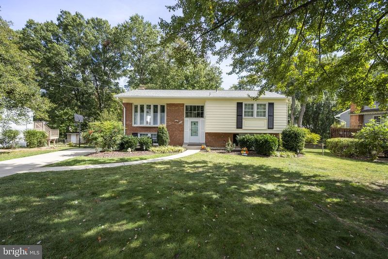 2415 Jackson Pw, Vienna, VA 22180