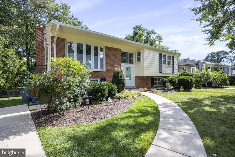2415 Jackson Pw, Vienna, VA 22180