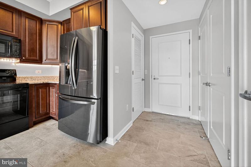 2720 S Arlington Mill Dr #710, Arlington, VA 22206