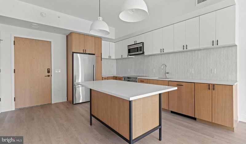 10511 Strathmore Hall St #226, North Bethesda, MD 20852