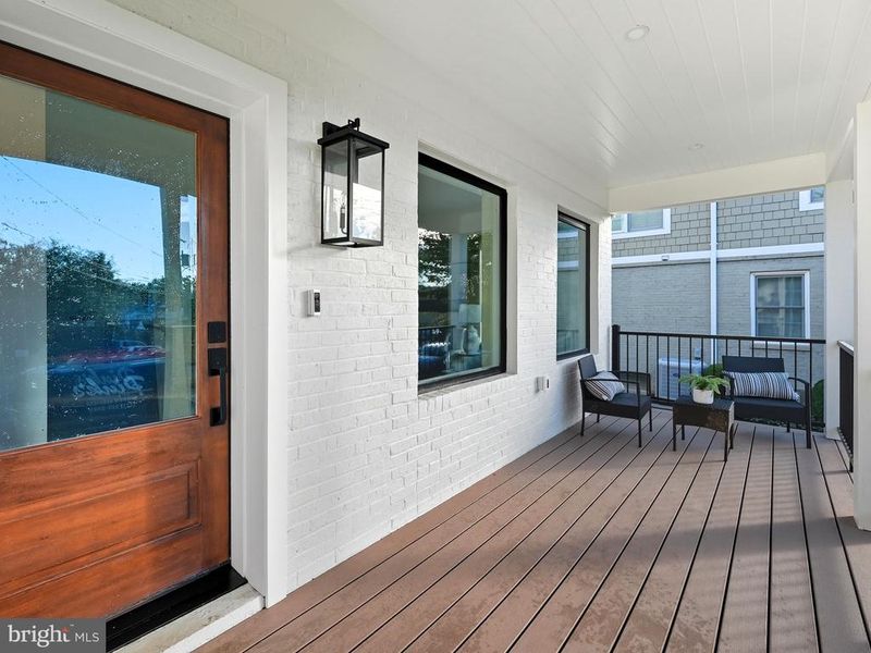 858 N Greenbrier St, Arlington, VA 22205