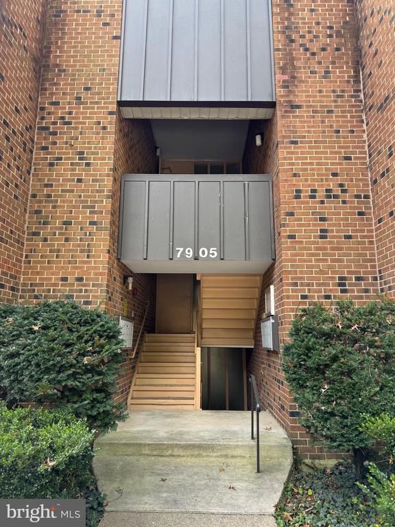 7905 Dassett Ct #304, Annandale, VA 22003