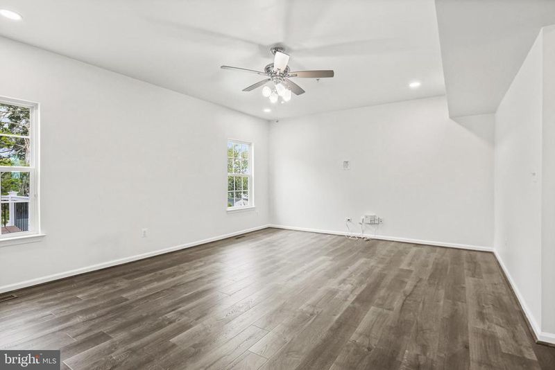 8423 Jacqueline Ct, Jessup, MD 20794