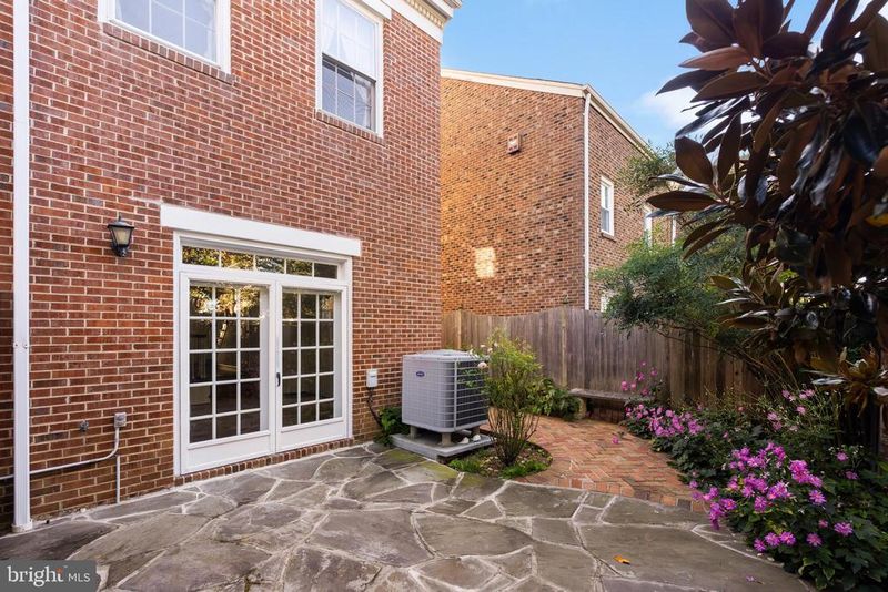 211 S West St S, Alexandria, VA 22314