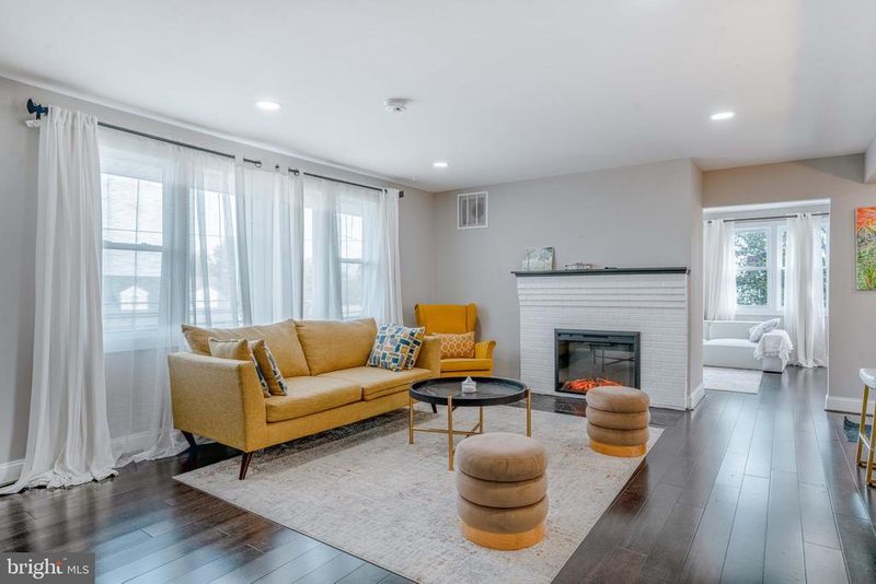923 Ray Rd, Hyattsville, MD 20783