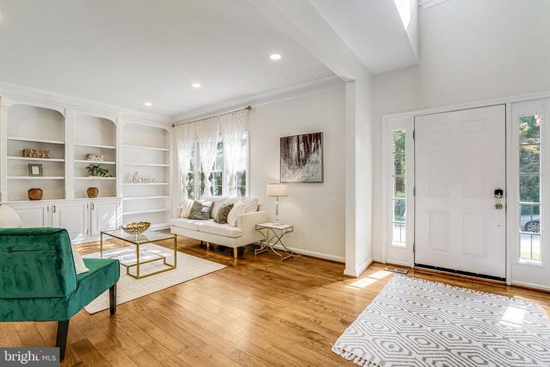 1255 Dartmouth Ct, Alexandria, VA 22314