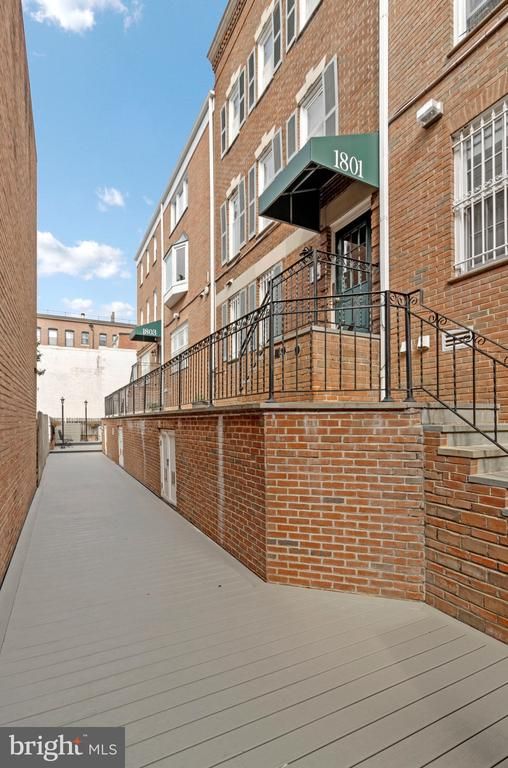 1801 T St NW #10, Washington, DC 20009