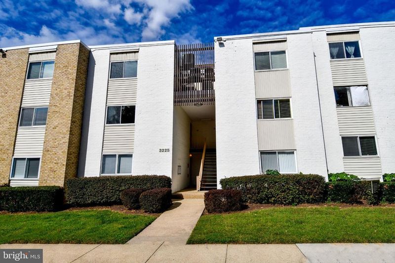 3225 University Blvd W #22, Kensington, MD 20895