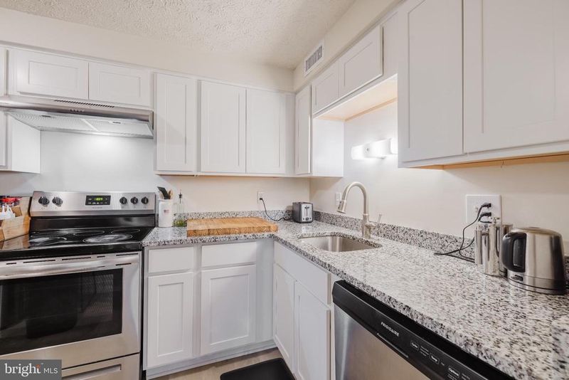 3501 Davenport Ct #H, Pasadena, MD 21122