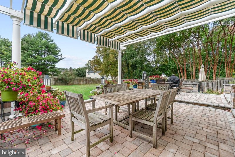 18 Thornhurst Ct, Olney, MD 20832
