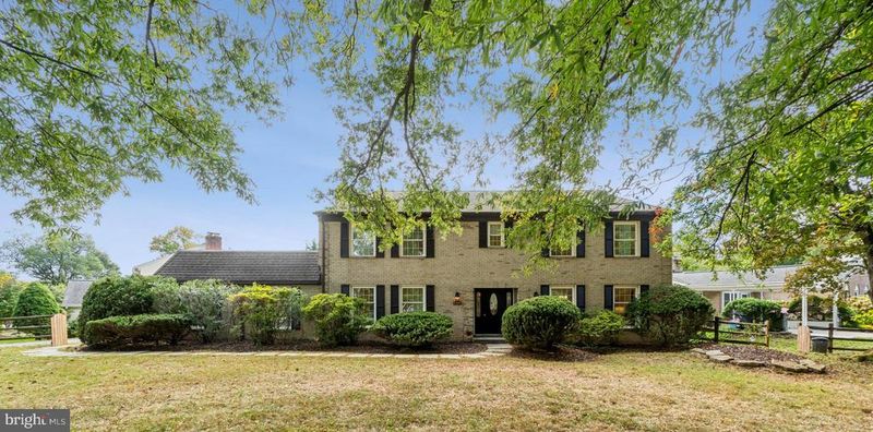 8300 Bells Mill Rd, Potomac, MD 20854