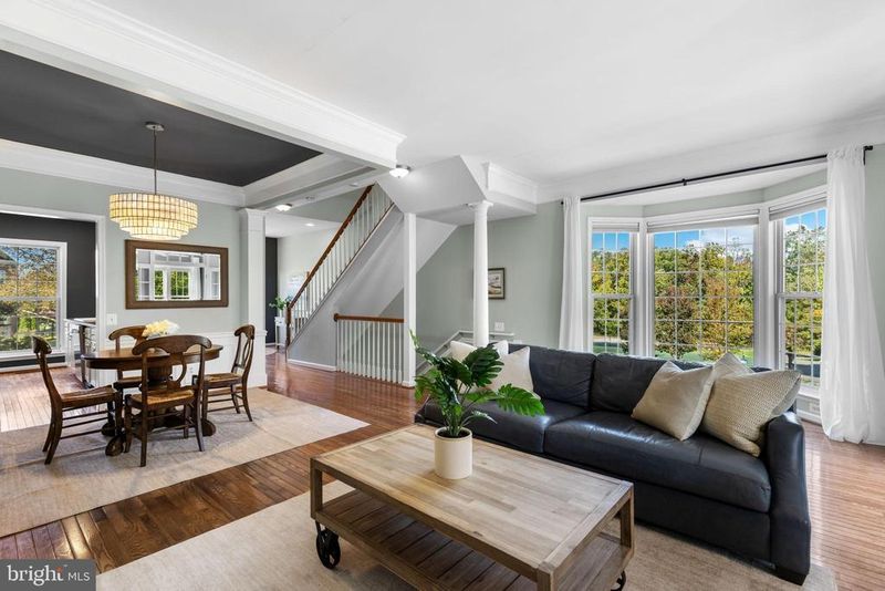 6311 Burgundy Leaf Ln, Alexandria, VA 22312